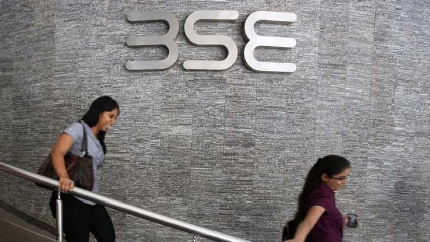 Manic day for Sensex, closes down by 550 pts; Reliance Industries falls over 2 pct