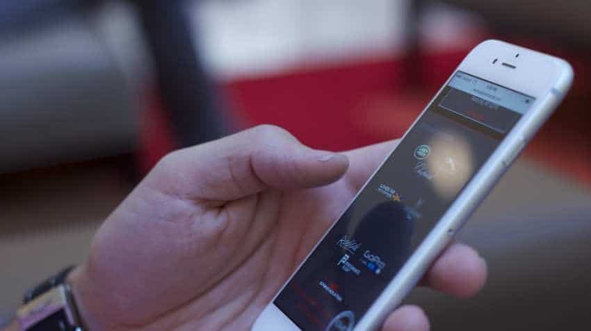 Online smartphone sales to cross $1 bn in festive sale: Counterpoint Online smartphone sales to cross $1 bn in festive sale: Counterpoint
