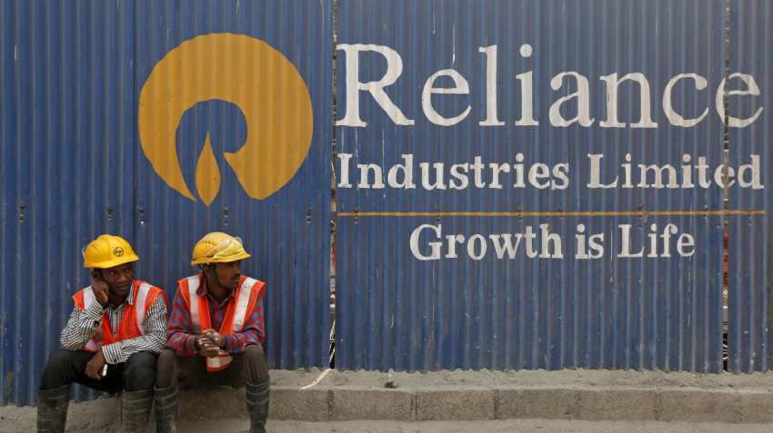 Reliance Industries: Forced price cut has no impact on oil retailing plans