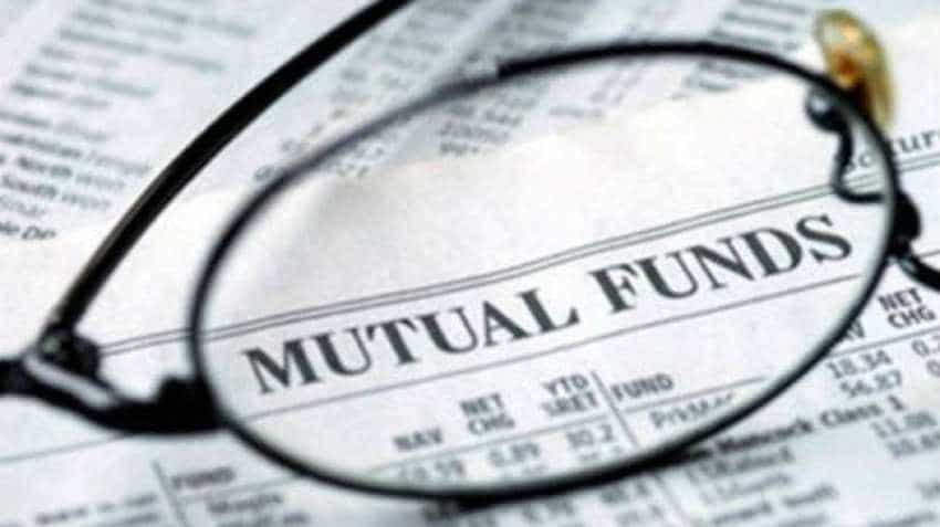 MFs pump Rs 11,000-cr in equities last fortnight; FPIs bearish stance continues MFs pump Rs 11,000-cr in equities last fortnight; FPIs bearish stance continues