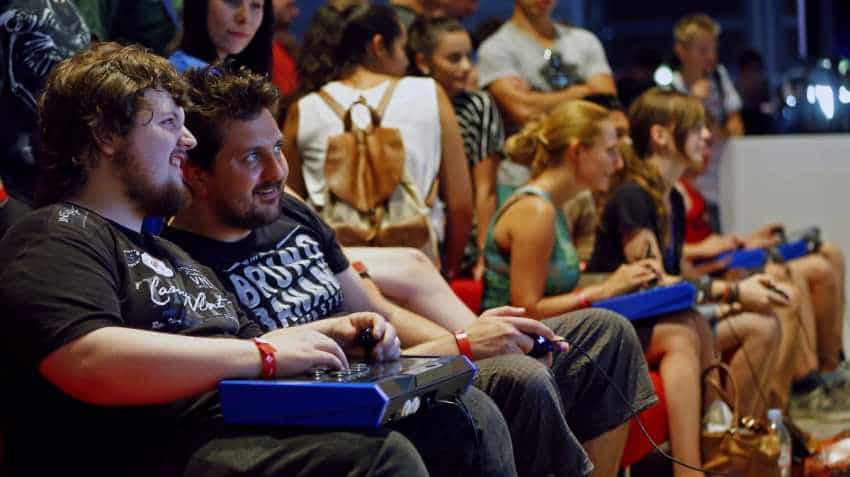 Girl gamers more likely to pursue science, math degrees Girl gamers more likely to pursue science, math degrees