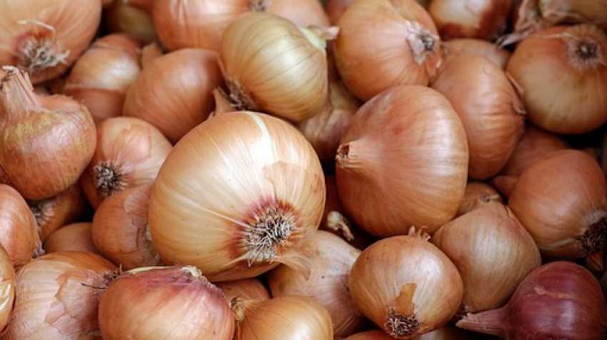 No patakkha joy, onion tears may spoil your mood this Diwali No patakkha joy, onion tears may spoil your mood this Diwali