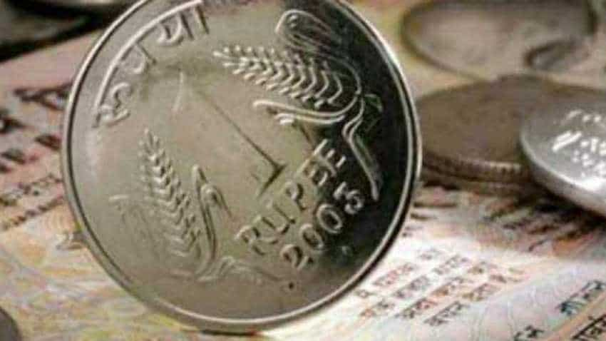 Rupee falls 17 paise to 73.44 against US dollar in early trade