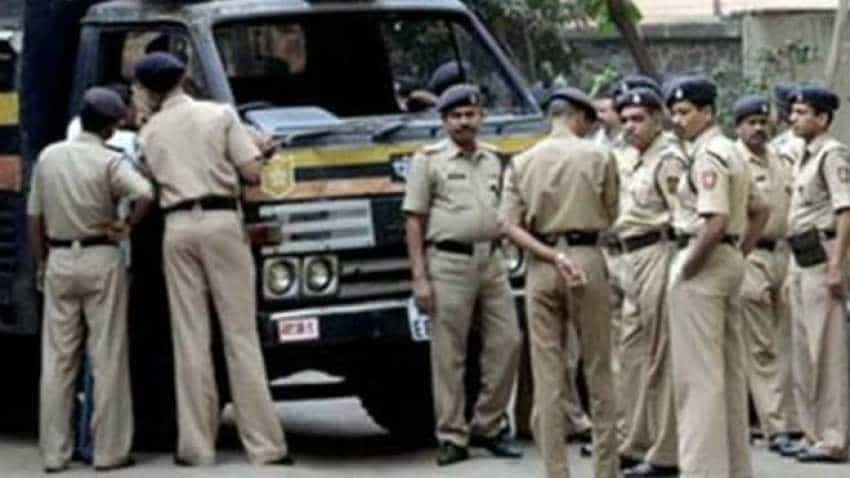 UP Police Recruitment 2018: Apply for Sub Inspector, Constable, Jail Warder, Fireman &amp; Constable Horse Rider posts
