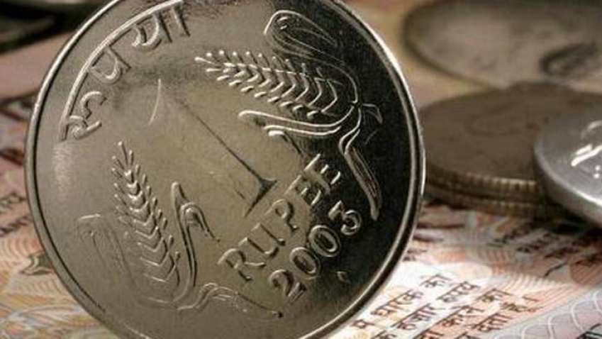 Rupee slumps 27 paise to close at 3-week low of 73.95 against US dollar Rupee slumps 27 paise to close at 3-week low of 73.95 against US dollar