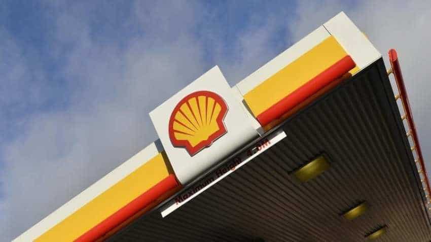 Shell accelerates share buybacks as profits soar