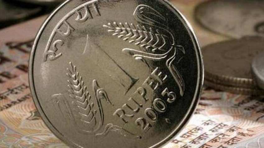Rupee vaults 50 paise to 73.45 vs dollar on improving macro sentiment Rupee vaults 50 paise to 73.45 vs dollar on improving macro sentiment