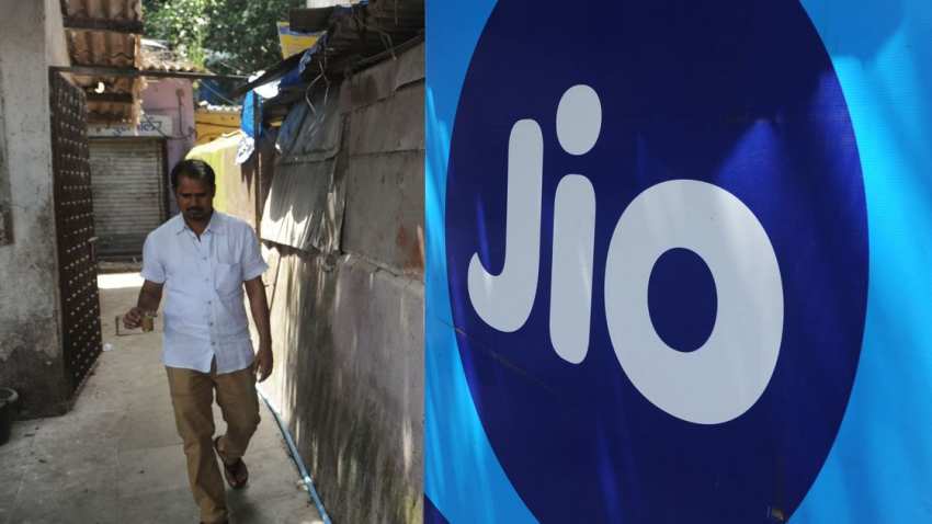 Diwali Bonanza! Get Rs 2,200 cashback from Reliance Jio, buy any of these smartphones; check list Diwali Bonanza! Get Rs 2,200 cashback from Reliance Jio, buy any of these smartphones; check list