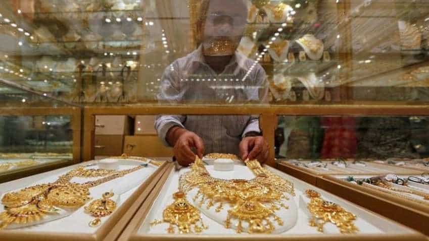 Gold rises as investors weigh fallout of U.S. midterm verdict Gold rises as investors weigh fallout of U.S. midterm verdict