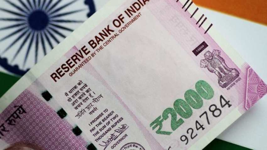 Low oil price, weak Chinese yuan to keep rupee in range next week Low oil price, weak Chinese yuan to keep rupee in range next week