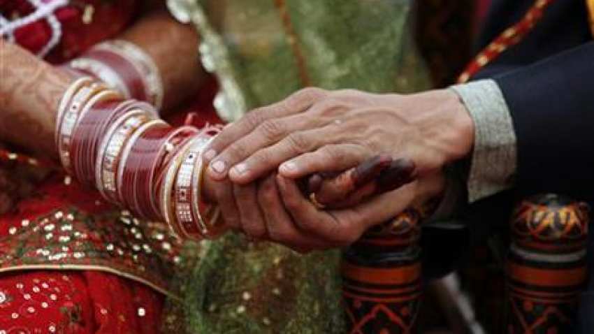Bharat Matrimony ropes in cricketer Dhoni as brand ambassador Bharat Matrimony ropes in cricketer Dhoni as brand ambassador
