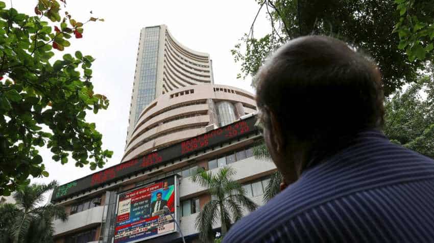 Sensex gains 330 points on lower crude prices