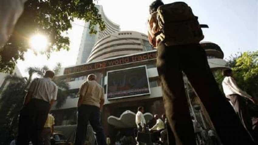 IT stocks fall on stronger rupee