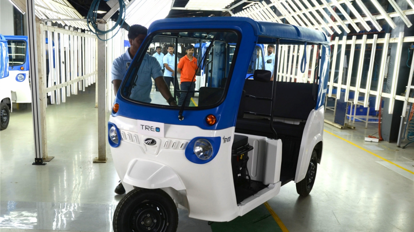 Mahindra rolls out electric autorickshaws Treo and Treo Yaari in Bengaluru Mahindra rolls out electric autorickshaws Treo and Treo Yaari in Bengaluru