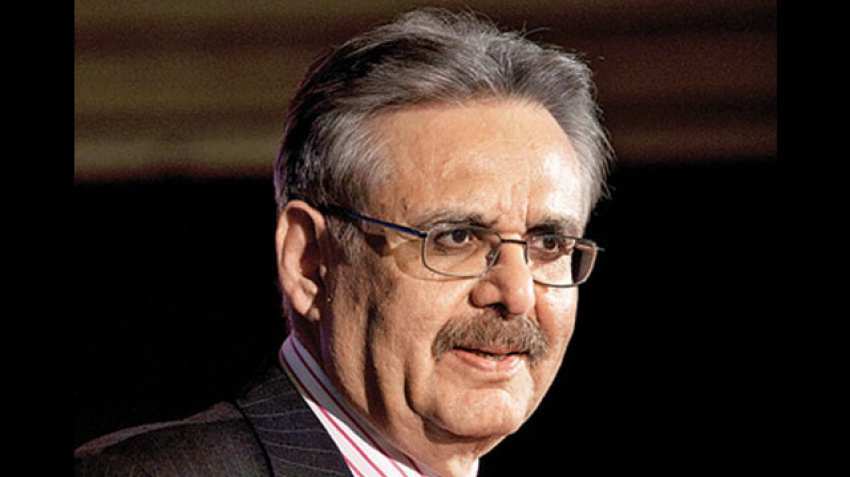 Y C Deveshwar, Kumar Mangalam Birla hold &#039;informal&#039; meeting with AI management