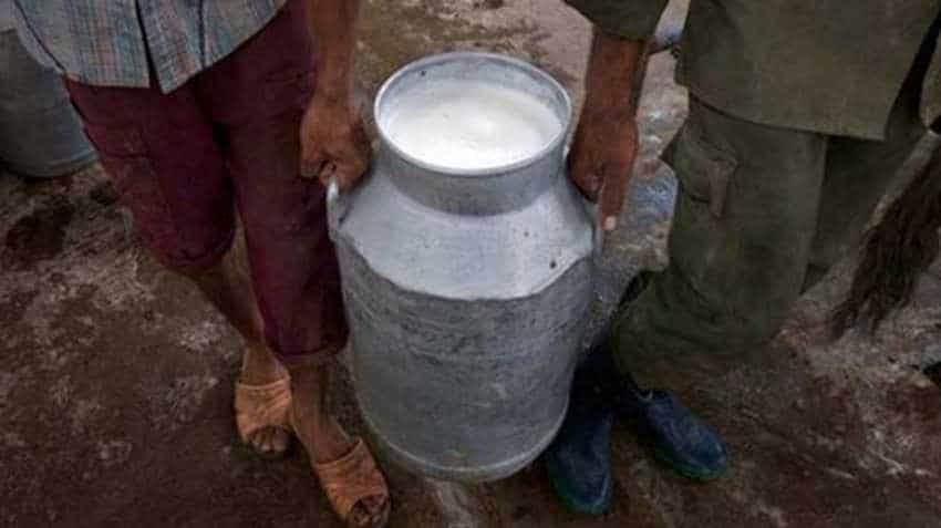 Good news for farmers! Milk output up 28% in last 4 yrs, earning up by Rs 7 per litre: Agri Min