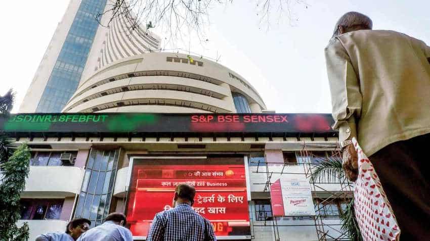 Sensex soars 453 pts, Nifty reclaims 10,800-mark on F&amp;O expiry, rupee rally