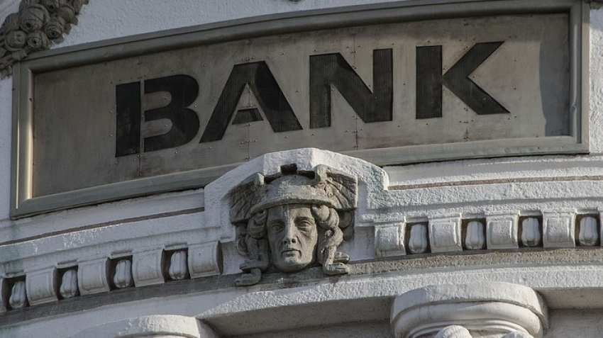 Yes Bank, Axis Bank CEOs' exit aftermath: RBI strengthens corporate governance of lenders Yes Bank, Axis Bank CEOs' exit aftermath: RBI strengthens corporate governance of lenders