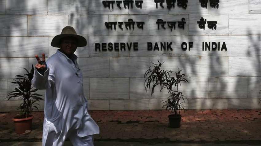 RBI lowers inflation projection to 2.7-3.2 pc in H2 FY19 RBI lowers inflation projection to 2.7-3.2 pc in H2 FY19