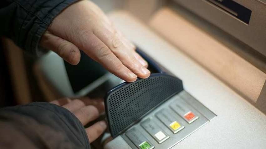 SBI, ICICI, PNB, HDFC, Axis, Kotak, PNB, other bank customers: Check clever ways thieves loot your ATM money SBI, ICICI, PNB, HDFC, Axis, Kotak, PNB, other bank customers: Check clever ways thieves loot your ATM money