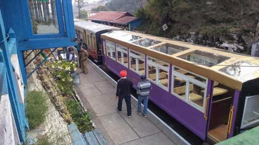 Vistadome chugs off on heritage track but arrives late in Shimla on first day 