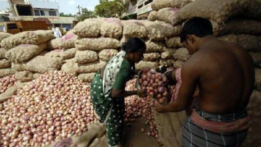 Nashik farmer's onions were of low quality, blackish: Report Nashik farmer's onions were of low quality, blackish: Report