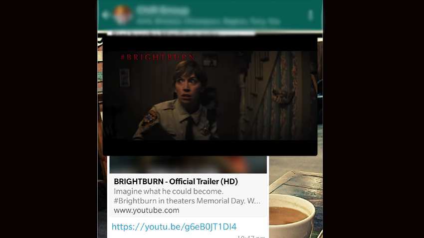 How WhatsApp's new picture-in-picture mode works? How WhatsApp's new picture-in-picture mode works?
