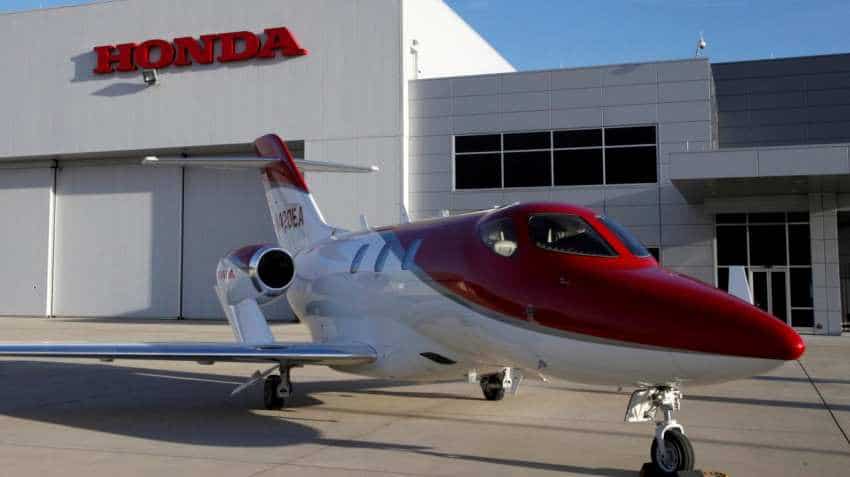 Wow! Now, actually fly on this amazing Honda jet! 