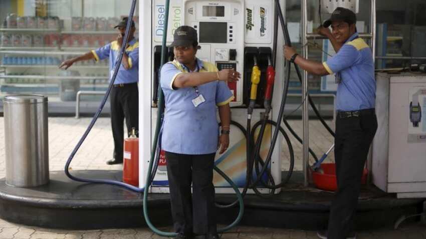  Festive cheer for commuters! Petrol prices cheapest this year, Diesel rates down too