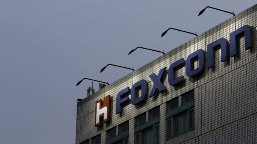 Foxconn to begin assembling top-end Apple iPhones in India in 2019 - source