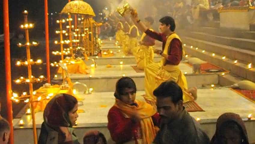 Reliance Jio launches 'Kumbh JioPhone': Free calling, unlimited data - What all it offers Reliance Jio launches 'Kumbh JioPhone': Free calling, unlimited data - What all it offers