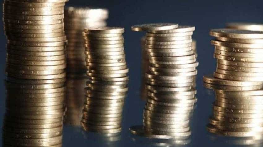 Rupee rebounds 14 paise against US dollar Rupee rebounds 14 paise against US dollar