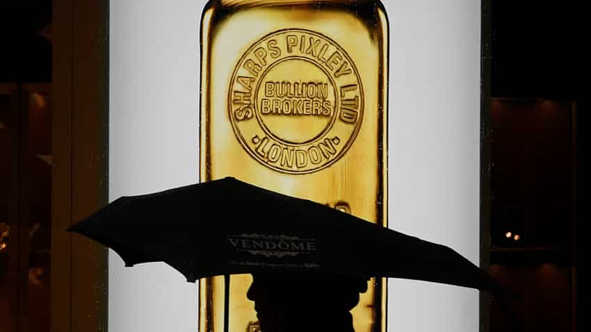 Gold extends losses on weak global cues, muted demand Gold extends losses on weak global cues, muted demand