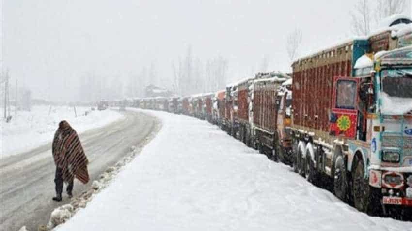 Jammu-Srinagar highway closed after avalanche hits Jawahar tunnel Jammu-Srinagar highway closed after avalanche hits Jawahar tunnel