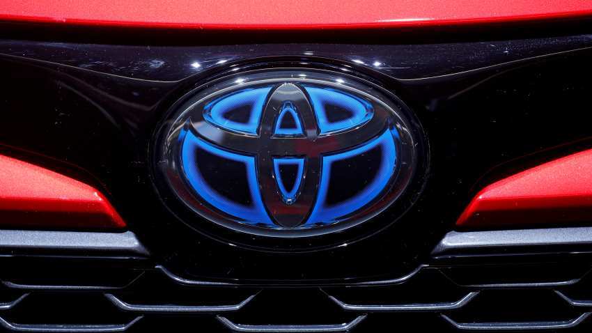 Toyota, Panasonic announce battery venture to expand electric vehicle push
