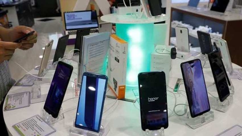 Xiaomi vs Samsung vs Apple vs Vivo vs Realme vs Oppo smartphone shipments in India 430 mn users Xiaomi vs Samsung vs Apple vs Vivo vs Realme vs Oppo smartphone shipments in India 430 mn users