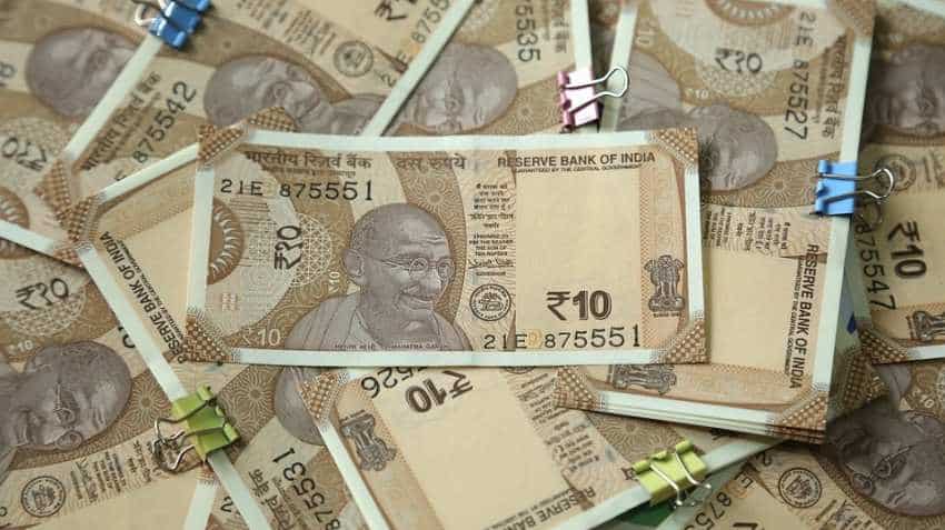 Indian Rupee slips 25 paise to 71.36 vs US Dollar in early trade