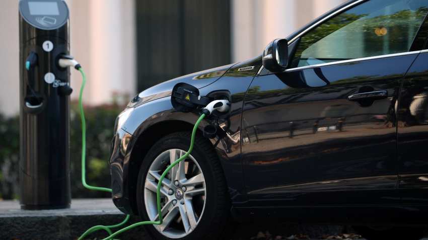 SIAM hails import duty structure for electric vehicles