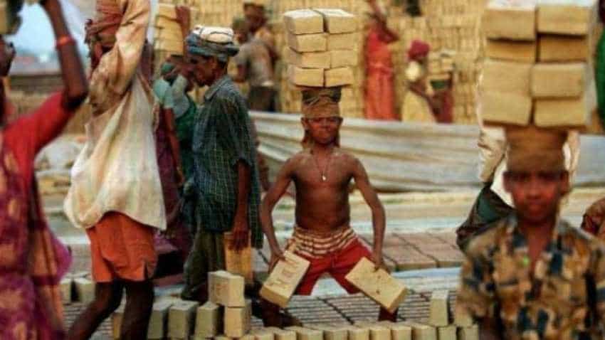 PM Shram Yogi Maan-Dhan scheme: Unorganised workers can now subscribe to pension plan at these centres PM Shram Yogi Maan-Dhan scheme: Unorganised workers can now subscribe to pension plan at these centres