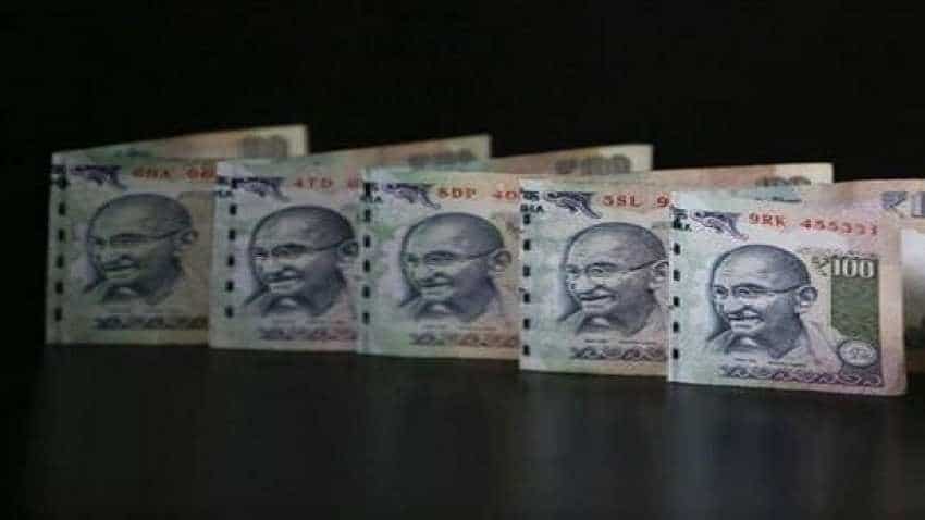 Rupee gains 16 paise against US dollar in early trade Rupee gains 16 paise against US dollar in early trade