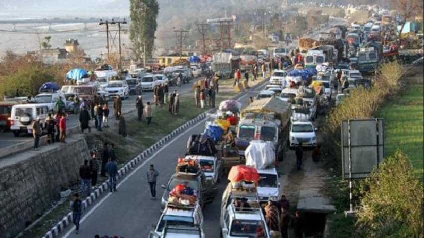 Jammu-Srinagar highway: Around 300 oil tankers stranded in Patnitop allowed to move Jammu-Srinagar highway: Around 300 oil tankers stranded in Patnitop allowed to move