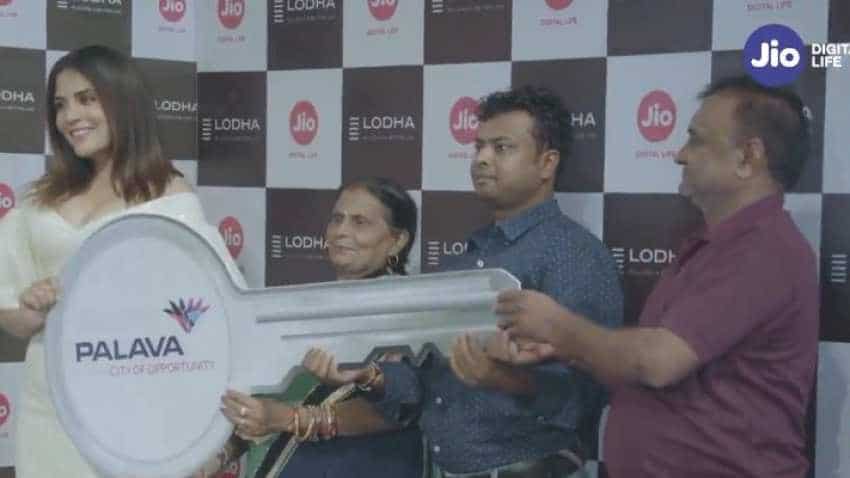This man won flat in Mumbai through Jio Cricket Play Along! You too can play and may win - Here is how