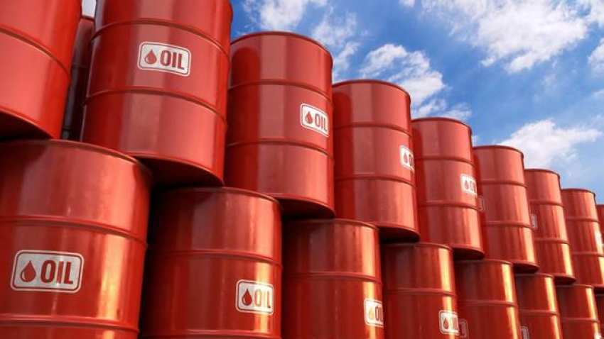 Oil prices dip on global growth worry, possible output rise