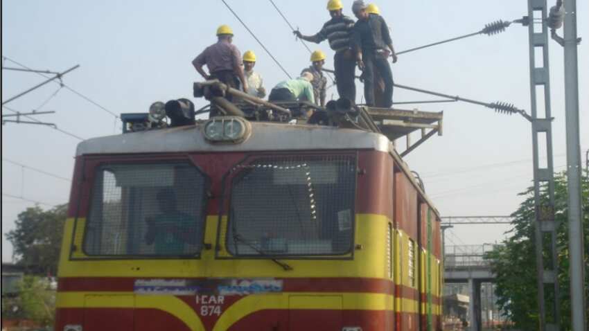 Rail Vikas Nigam shares make flat debut on Dalal Street at Rs 19; up by 2% Rail Vikas Nigam shares make flat debut on Dalal Street at Rs 19; up by 2%