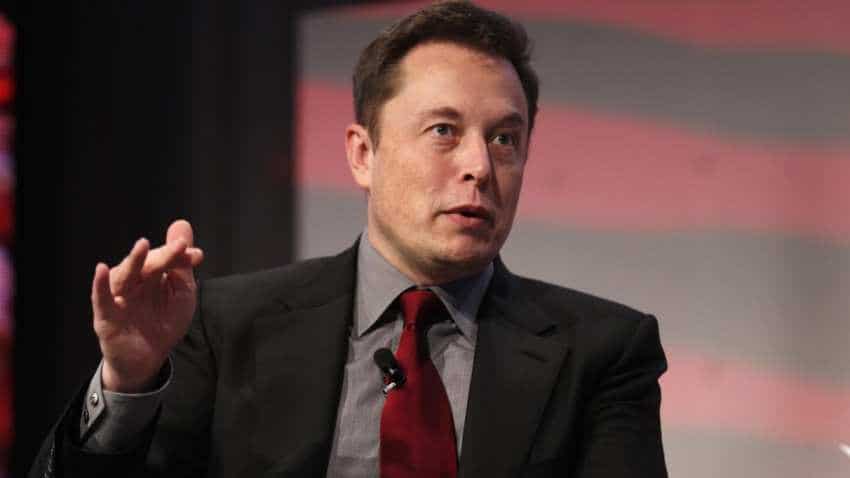 Elon Musk calls Jeff Bezos 'copycat' on Twitter Elon Musk calls Jeff Bezos 'copycat' on Twitter