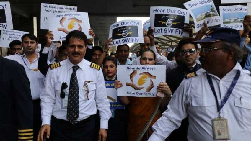 Jet Airways pilots, engineers joining SpiceJet at 30-50% pay cut Jet Airways pilots, engineers joining SpiceJet at 30-50% pay cut