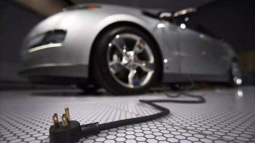 SBI Car Loan: Buying electric cars turns cheaper, interest rates slashed by 20 bps SBI Car Loan: Buying electric cars turns cheaper, interest rates slashed by 20 bps
