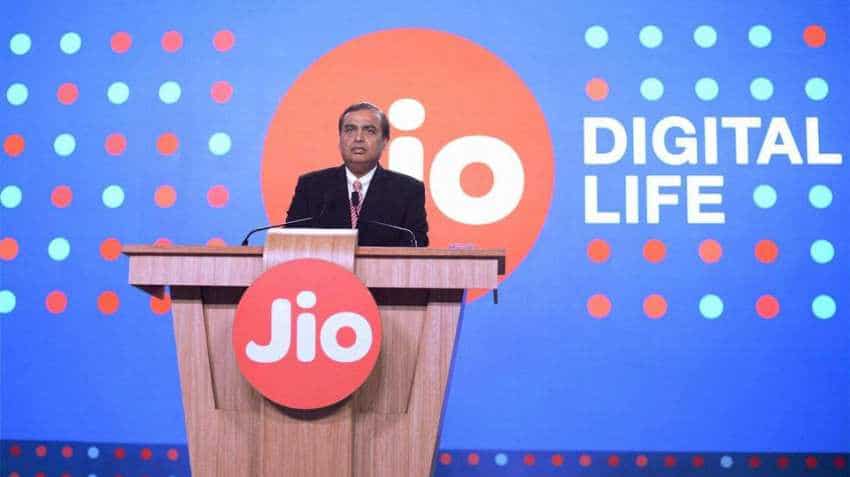 Jio attracts Softbank: Japanese Bank may invest $2-3 billion in Mukesh Ambani&#039;s RJio&#039;s deleverages business