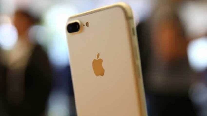 iPhone sales plunge at record pace; Apple lighter by whopping $6.5 bn 