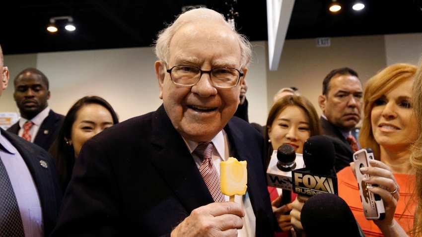 Warren Buffett&#039;s Berkshire Hathaway unveils $861 million Amazon stake